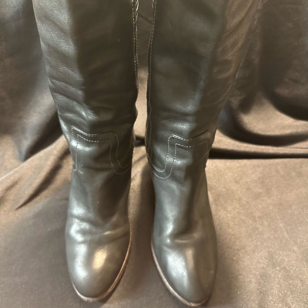 Ladies Frye leather Fiona heeled dress boot size 10 - Picture 2 of 6